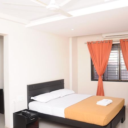 Riva Residency Hotel Palakkad Bagian luar foto