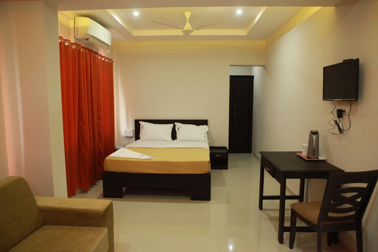 Riva Residency Hotel Palakkad Bagian luar foto