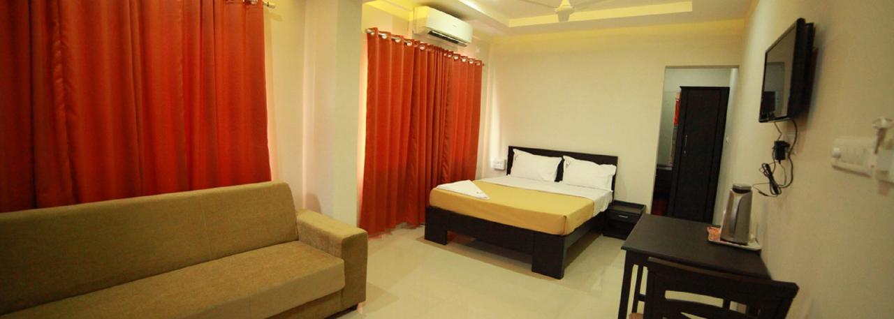 Riva Residency Hotel Palakkad Bagian luar foto